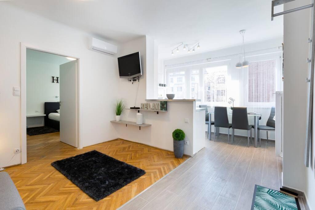 Rumbach 22 Center Apartment With Ac Budapest Luaran gambar